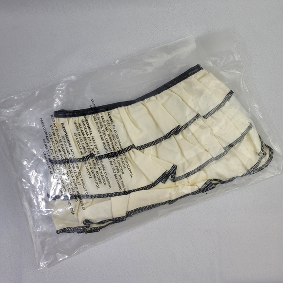 Avon Spring Trimmings Ruffle Bag - Picture 3 of 9